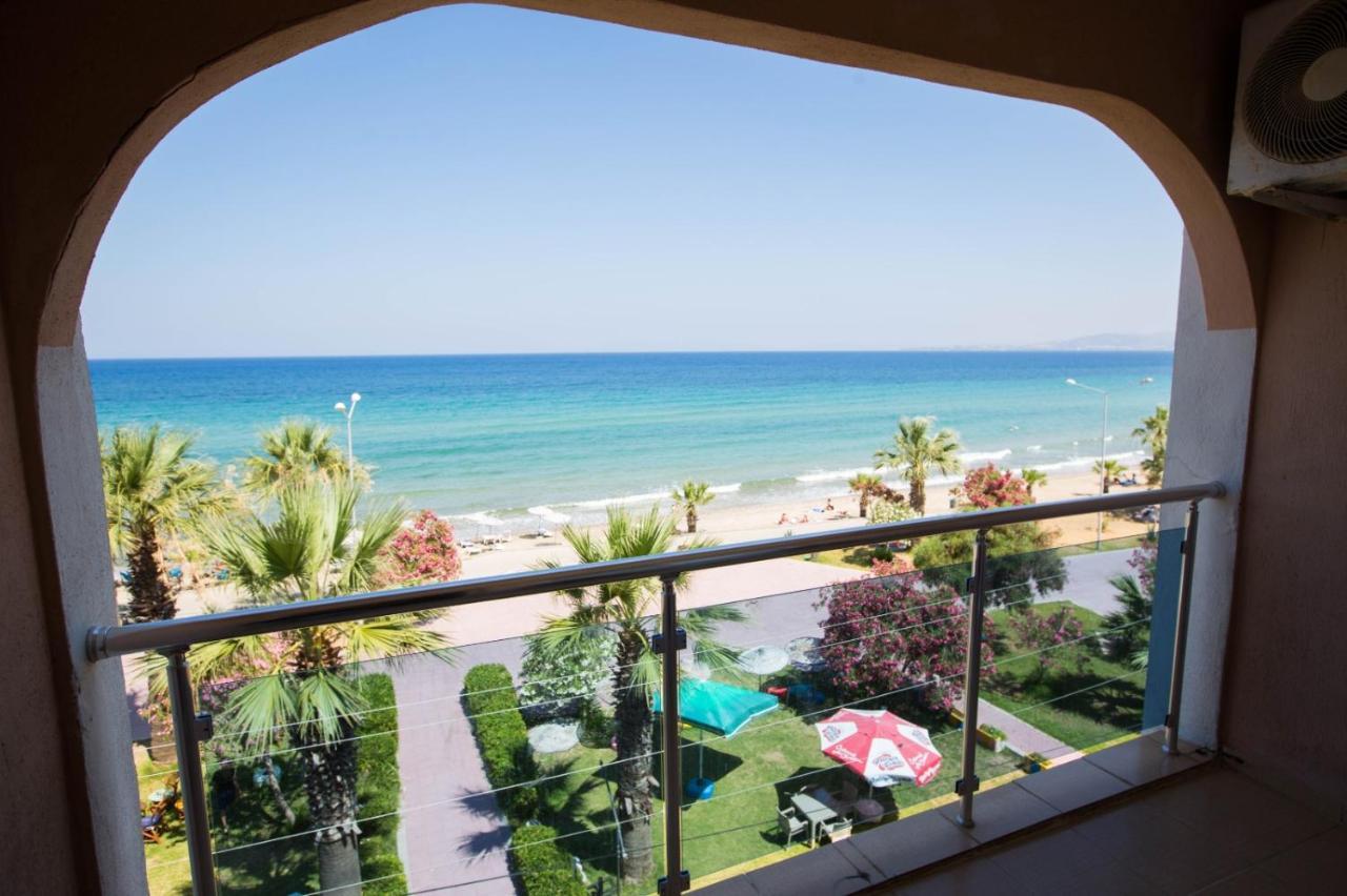 Holiday Hotel Kuşadası Dış mekan fotoğraf