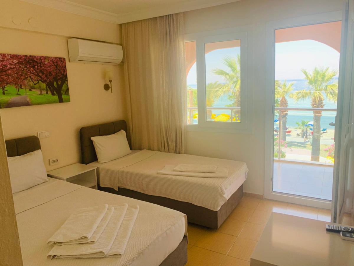 Holiday Hotel Kuşadası Dış mekan fotoğraf