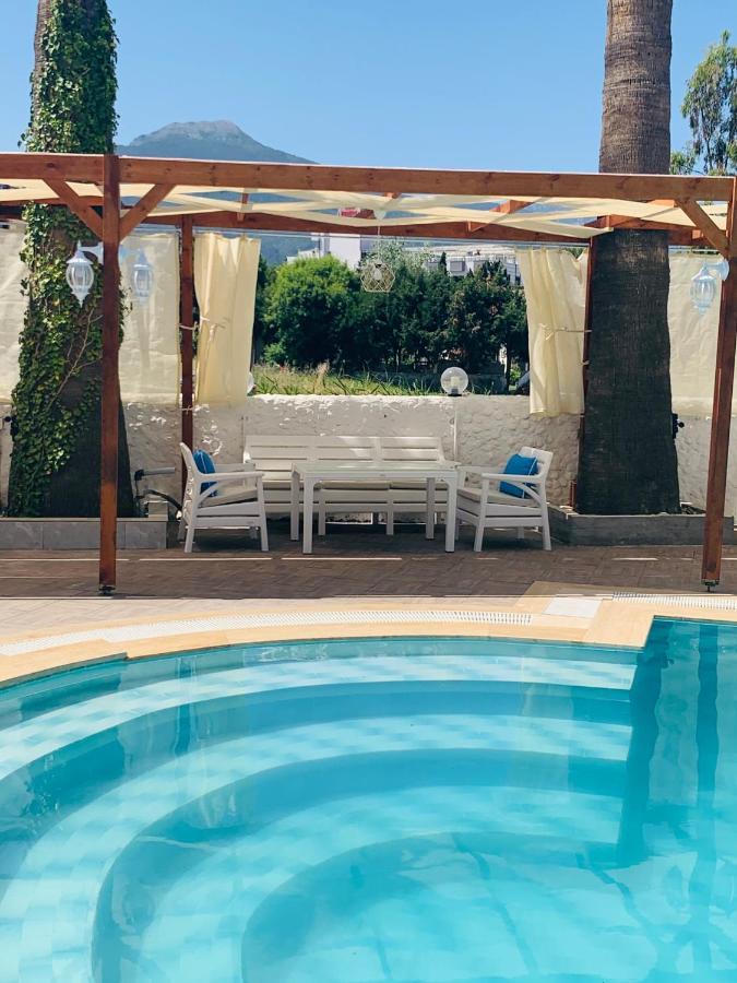 Holiday Hotel Kuşadası Dış mekan fotoğraf
