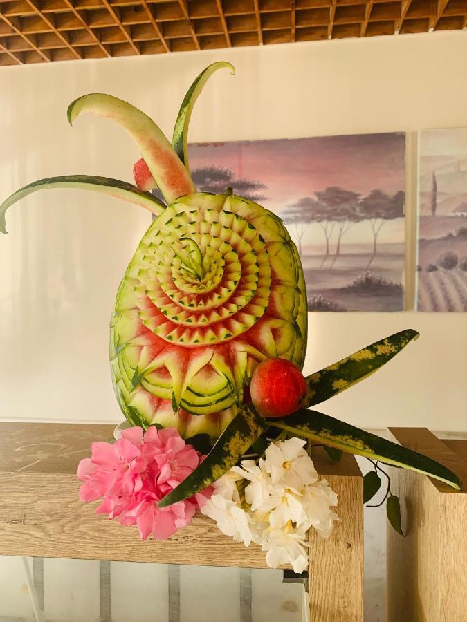 Holiday Hotel Kuşadası Dış mekan fotoğraf